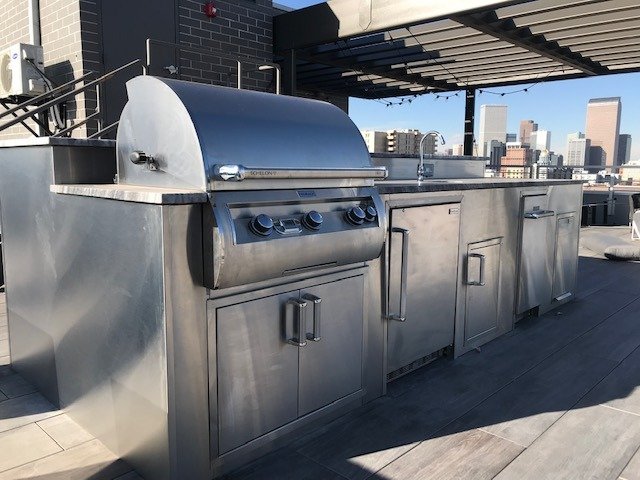 SELECTING THE RIGHT OUTDOOR KITCHEN CABINETS