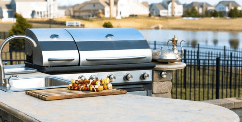 5 FACTORS TO CONSIDER WHEN SHOPPING FOR A GRILL